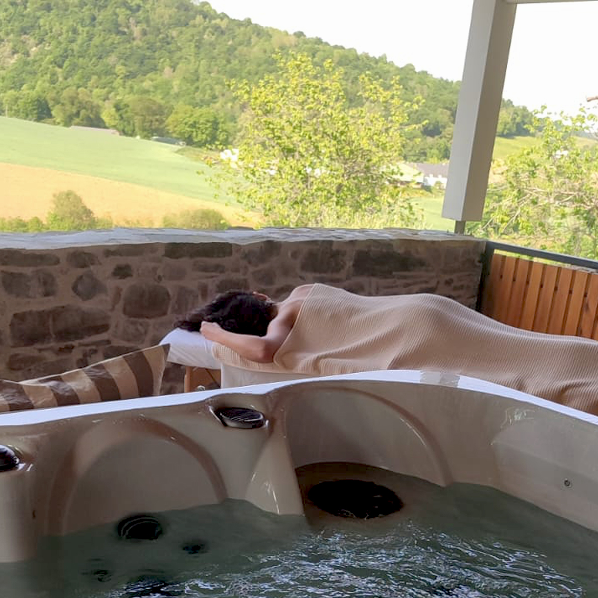 INVITATION MASSAGE ET SPA POUR DEUX PERSONNES